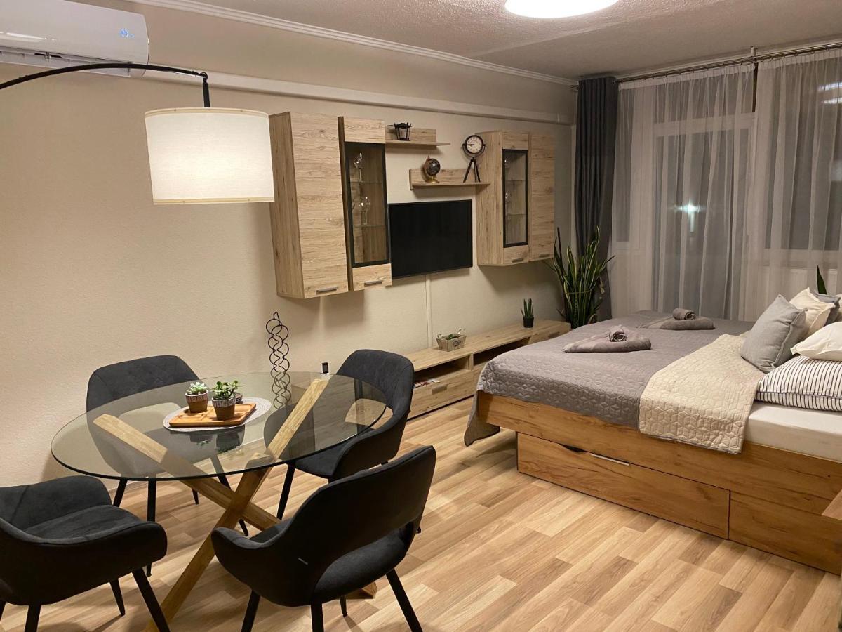 Centrum Apartman Kaposvár エクステリア 写真
