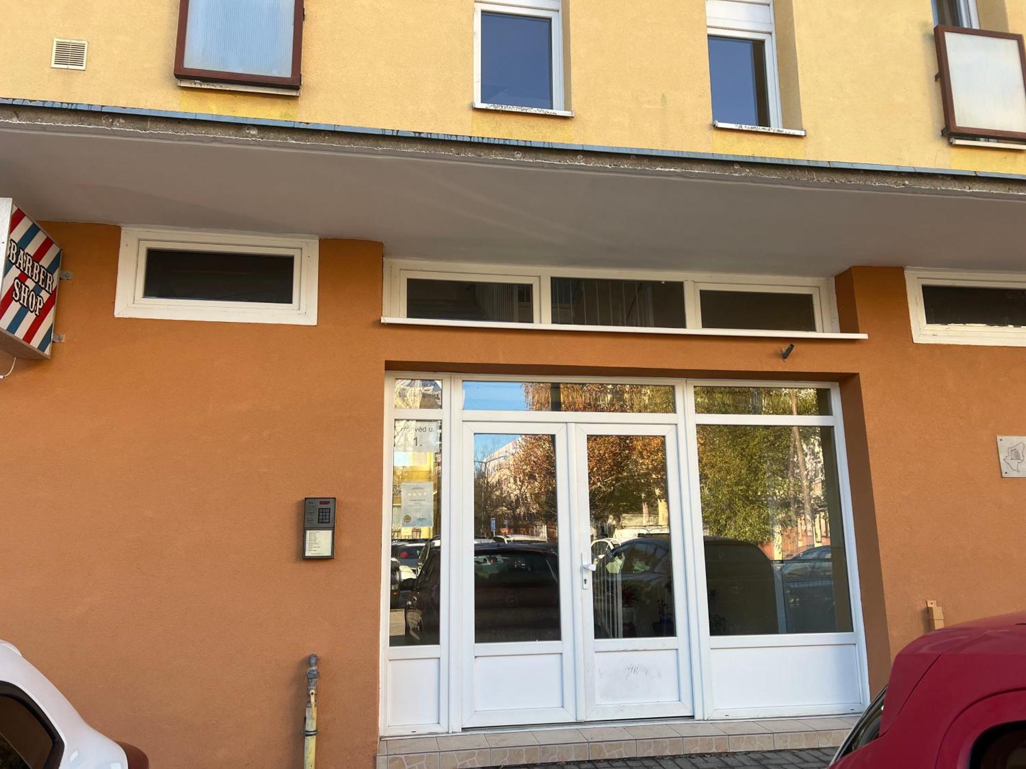 Centrum Apartman Kaposvár エクステリア 写真